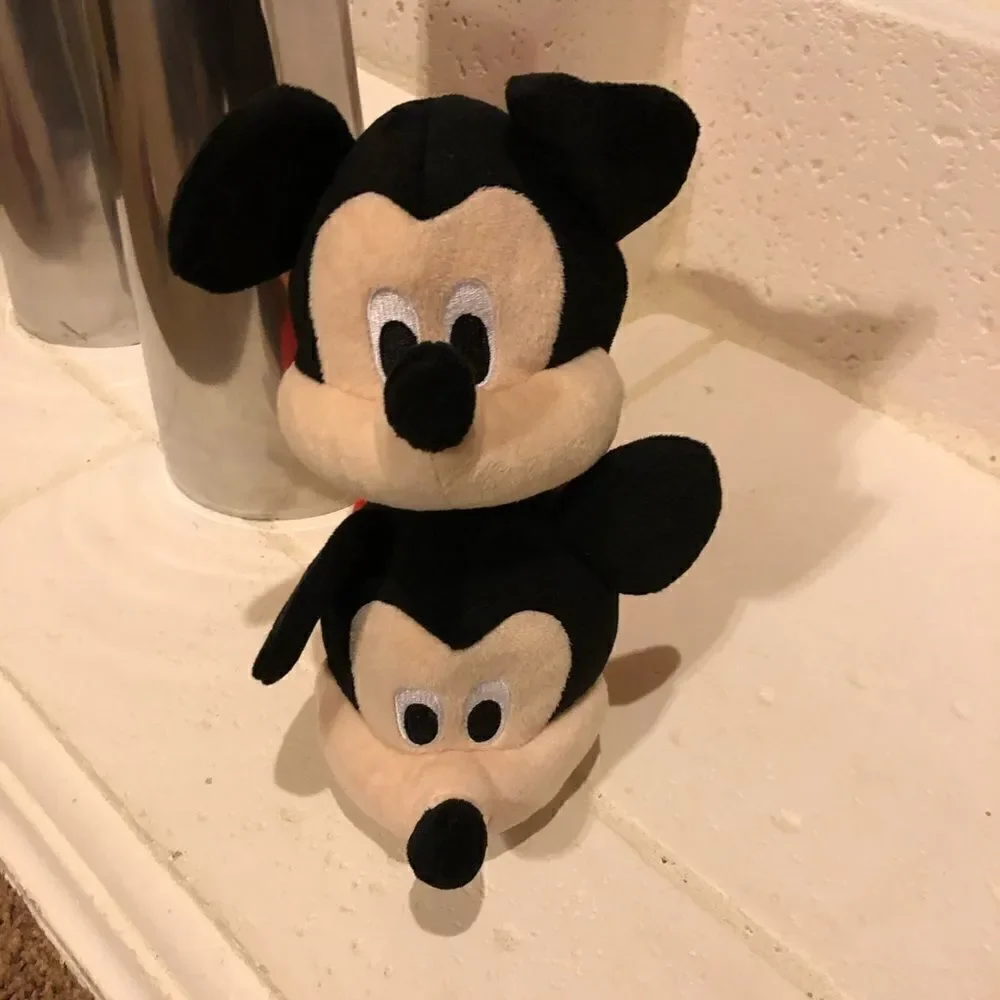 Disney Mickey Mouse big face slippers youth size 9/10